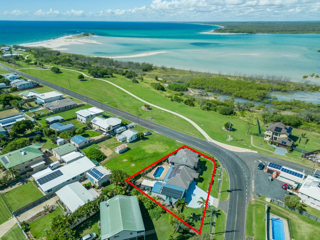 48 Lihs St, Elliott Heads, QLD 4670