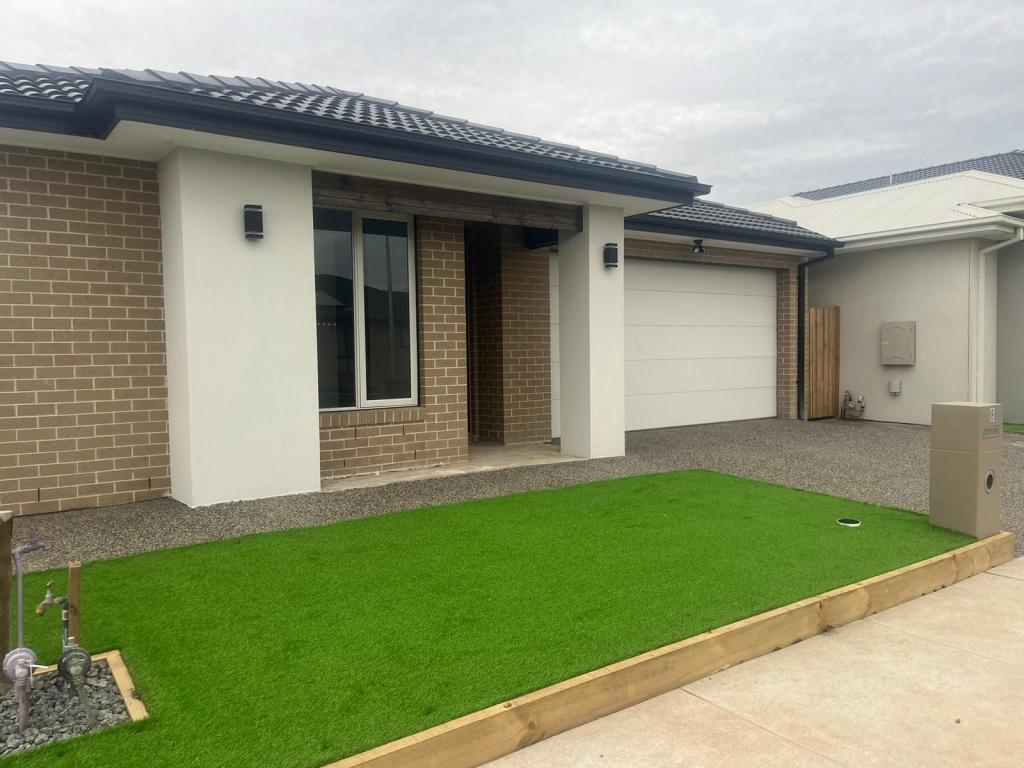 8 Rambler Bvd, Tarneit, VIC 3029