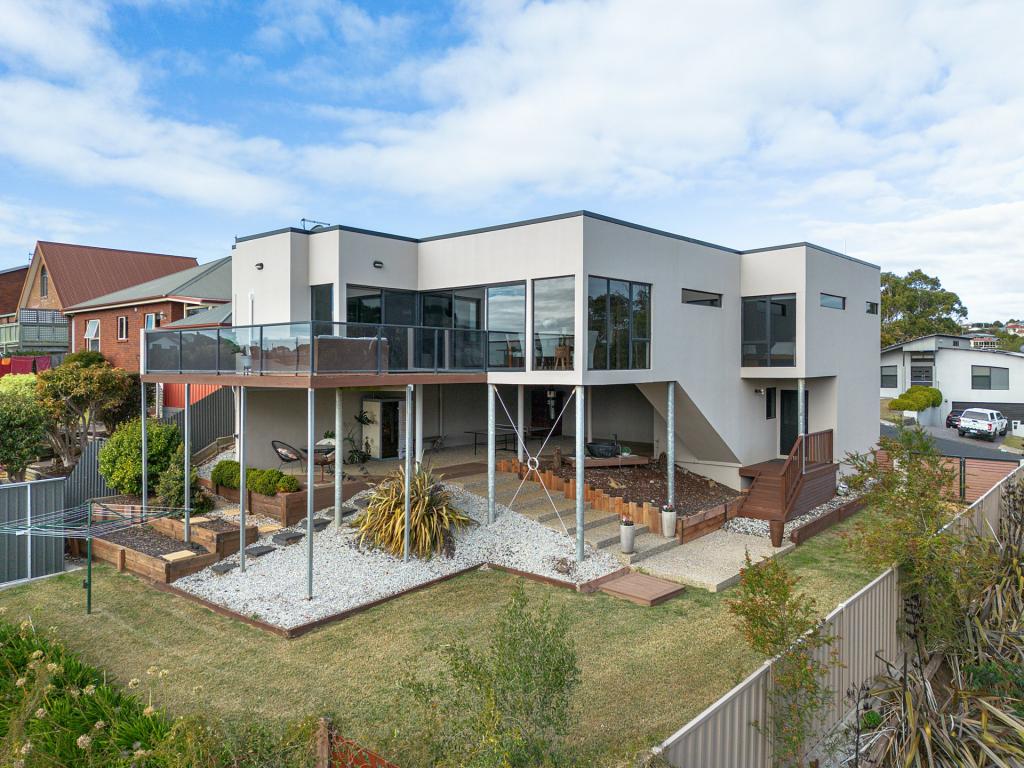 214 Parker St, Devonport, TAS 7310