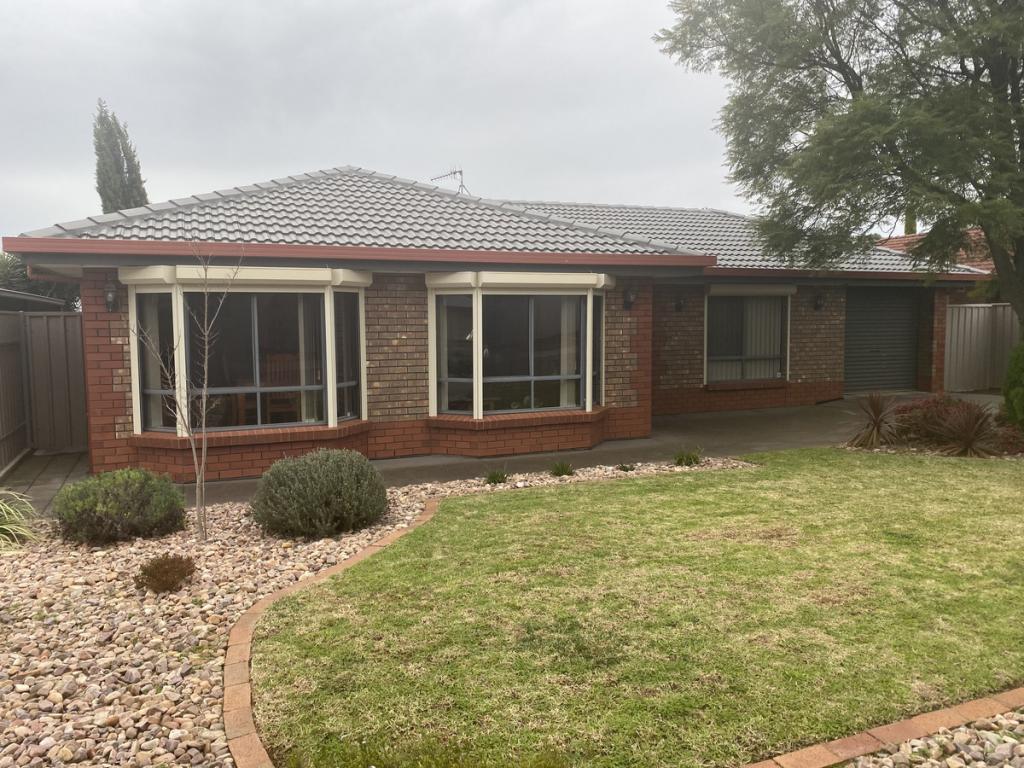 4 Sedgemoor Rd, Craigmore, SA 5114