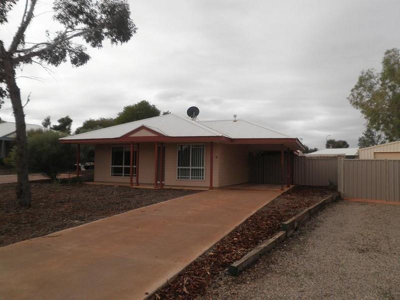 10/11 PINE CRES, ROXBY DOWNS, SA 5725