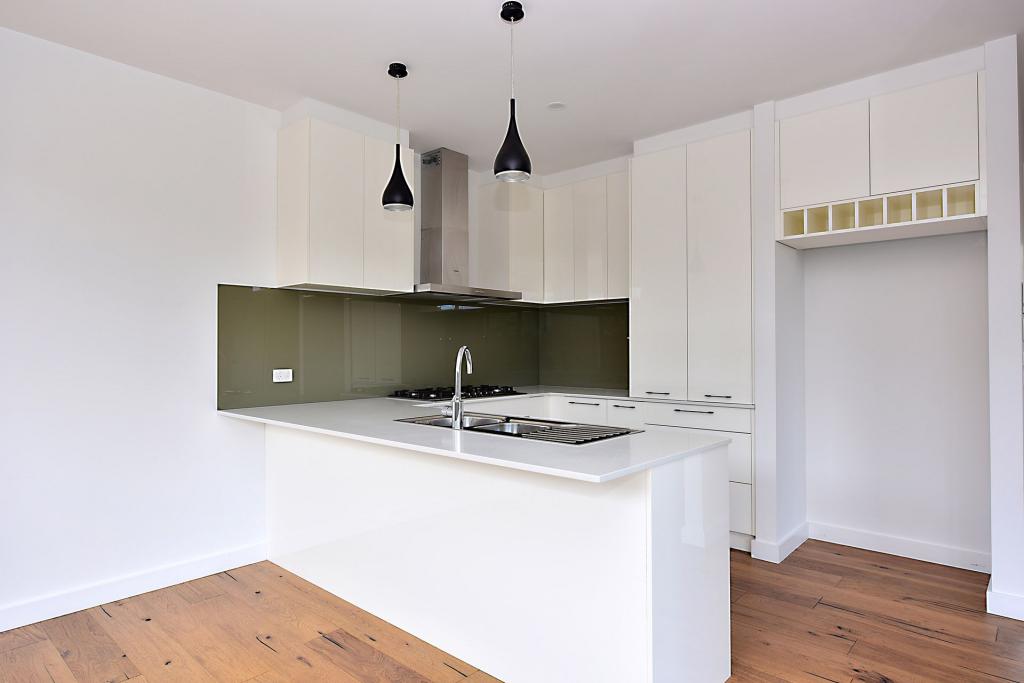 2/207 Warrigal Rd, Cheltenham, VIC 3192