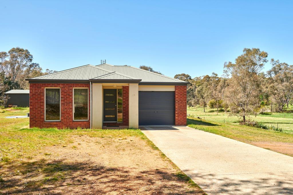 20 Warren Rd, Heathcote, VIC 3523