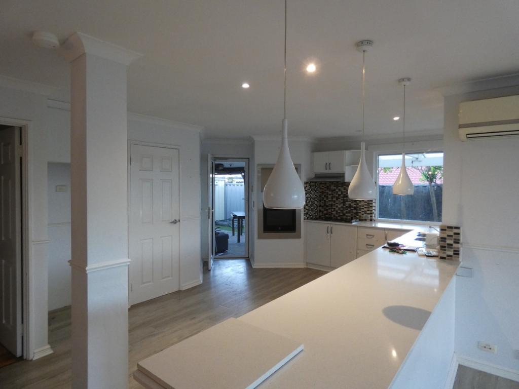 30 Stonehaven Pde, Kinross, WA 6028