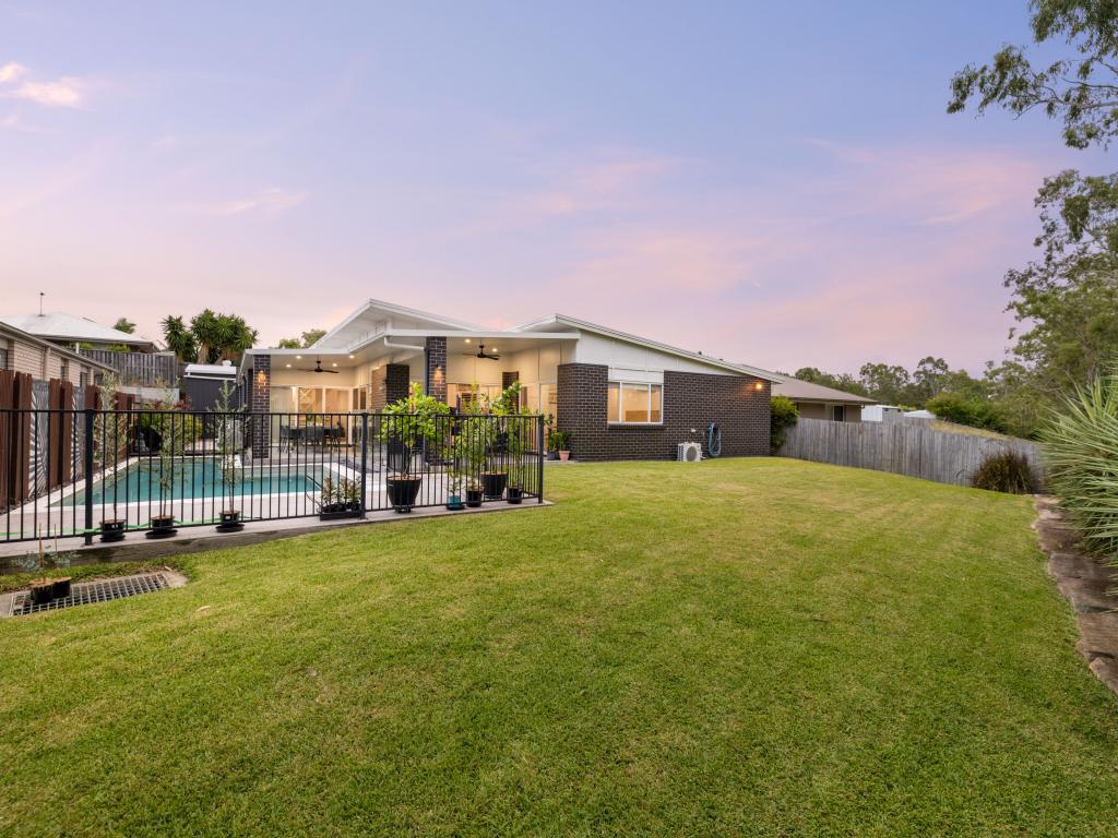 27 Sovereign Dr, Deebing Heights, QLD 4306