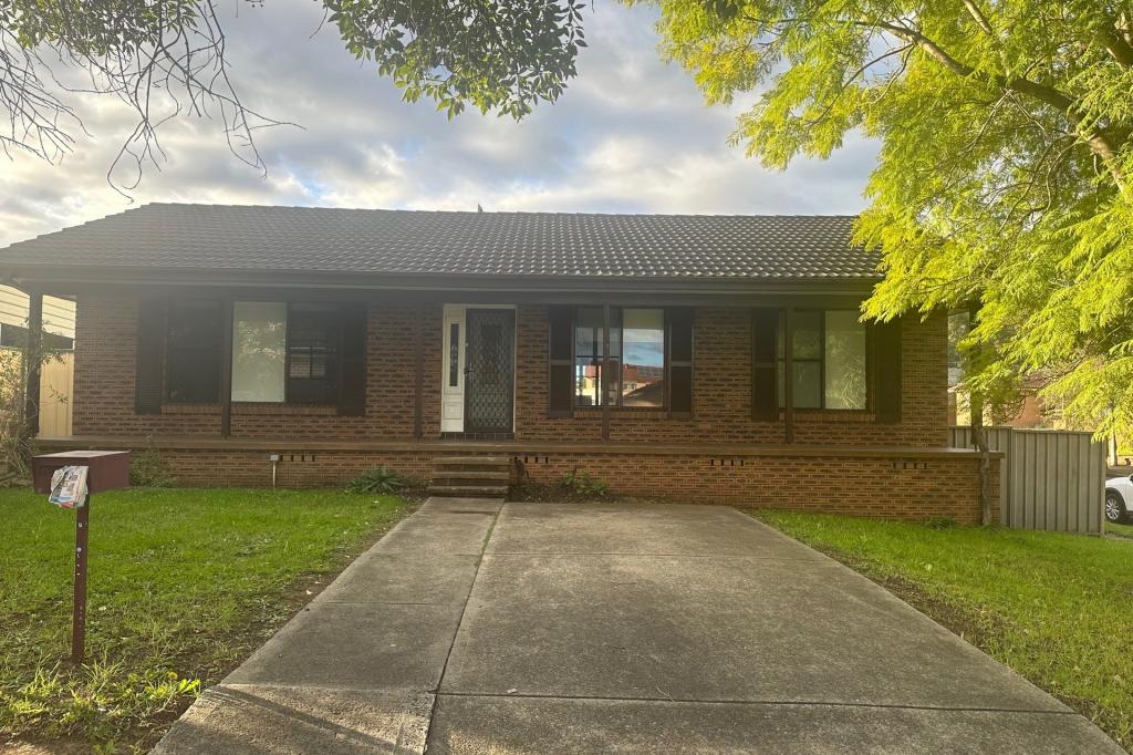 30 Ainsworth Cres, Wetherill Park, NSW 2164