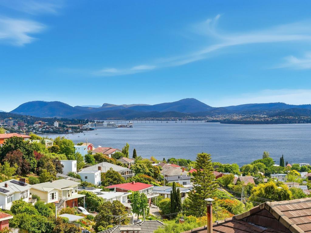 1/311 Churchill Ave, Sandy Bay, TAS 7005