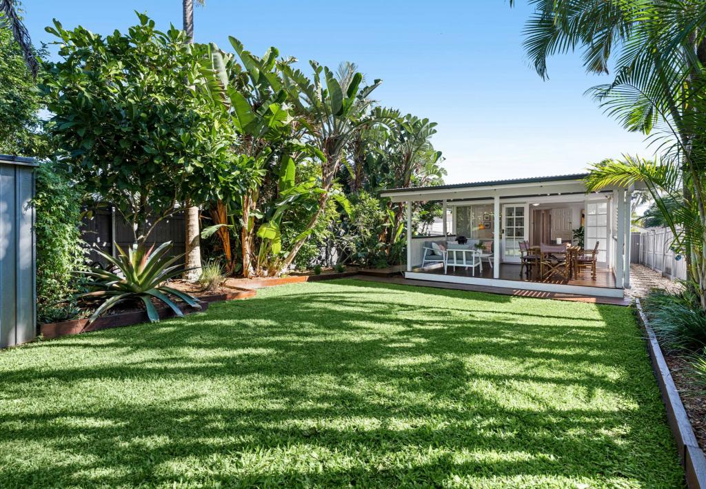 99 Shrapnel Rd, Cannon Hill, QLD 4170