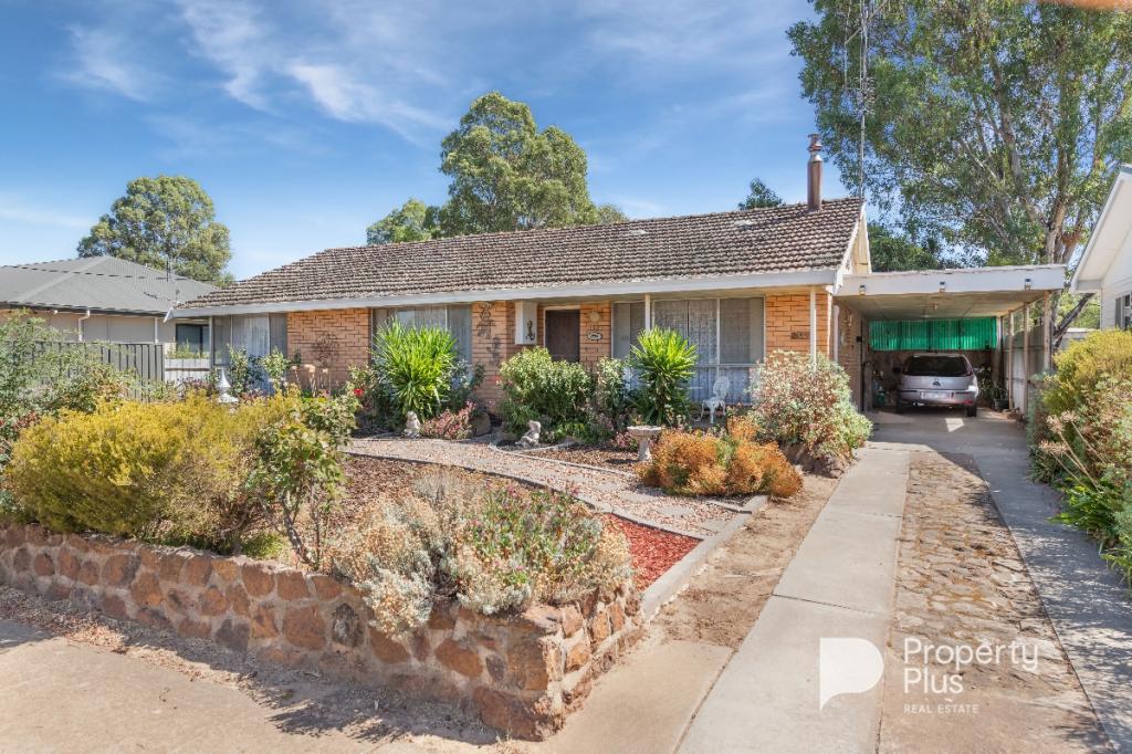 34 CHAPEL ST, WEDDERBURN, VIC 3518