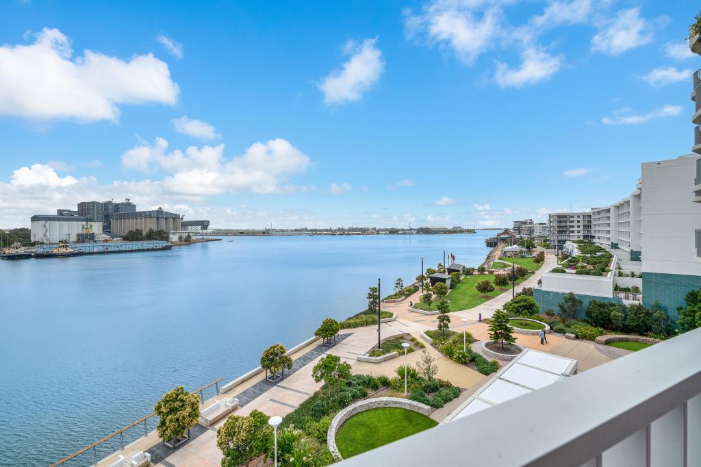 406/31 Honeysuckle Dr, Newcastle, NSW 2300