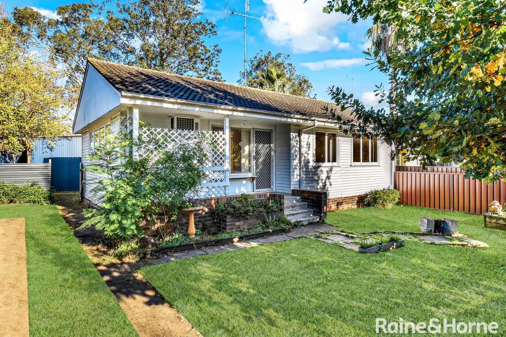 8 Kista Dan Ave, Tregear, NSW 2770