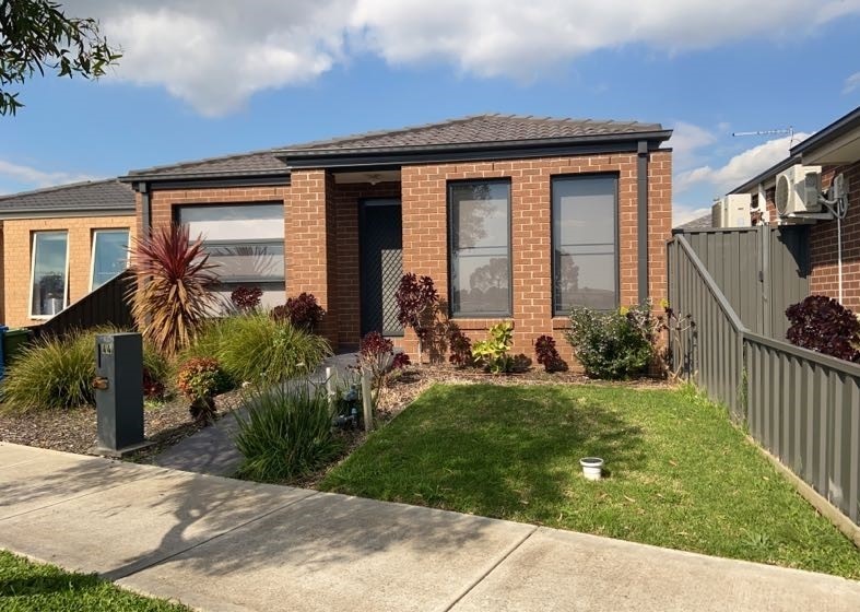 44 Parklink Dr, Cranbourne East, VIC 3977