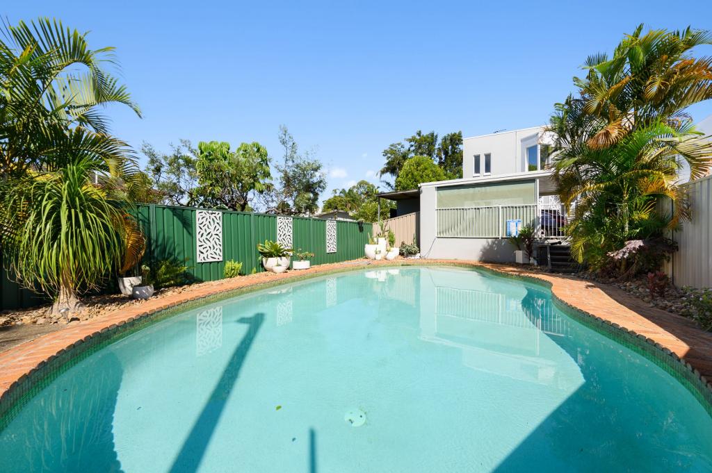 2/17 Thelma Ave, Biggera Waters, QLD 4216