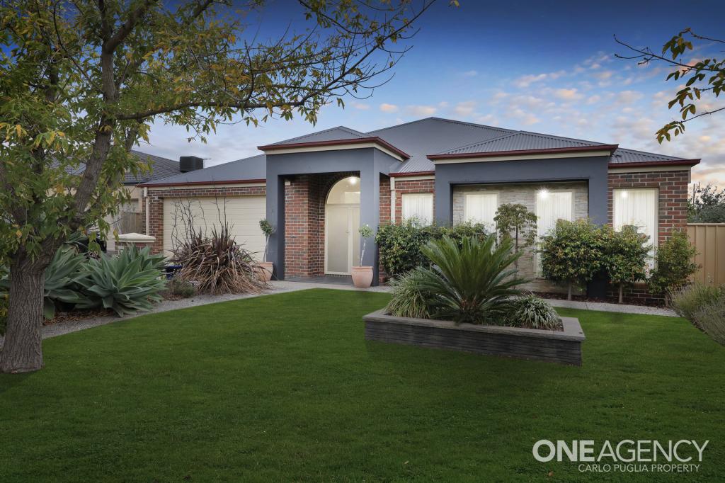 18 Elsternwick St, Caroline Springs, VIC 3023