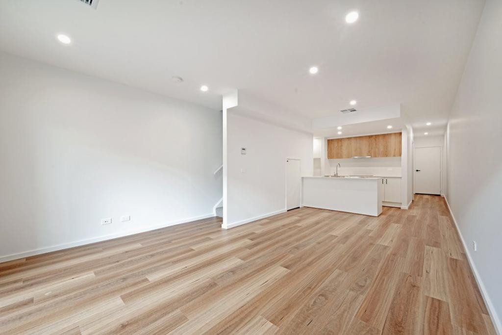 10/2 Cornelius St, Coombs, ACT 2611