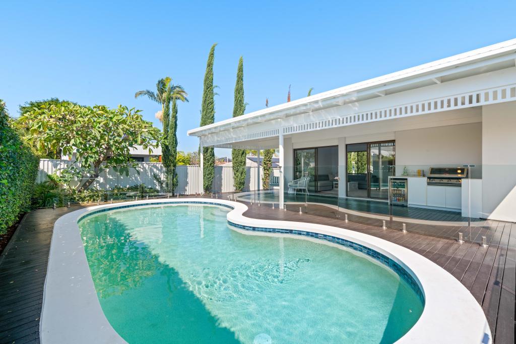 11 Dunbarton Ave, Bundall, QLD 4217