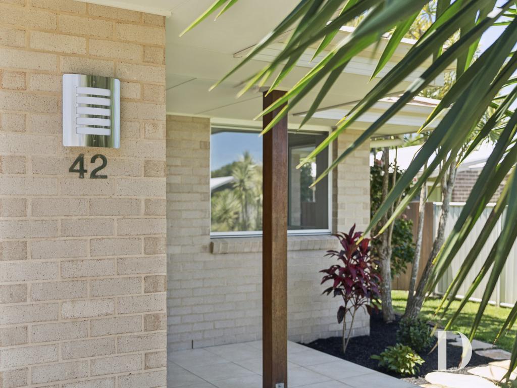 42 Saltwater Cres, Corindi Beach, NSW 2456