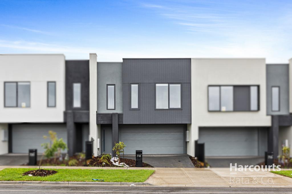 718 Grand Bvd, Mickleham, VIC 3064