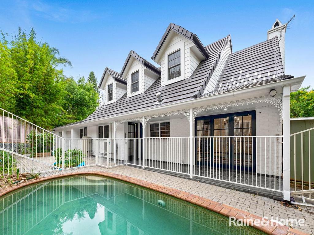6 Aquinas Ct, St Lucia, QLD 4067