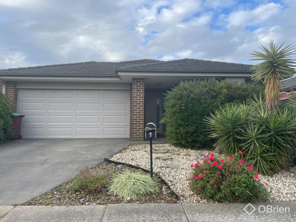 9 Challenger Cct, Cranbourne East, VIC 3977