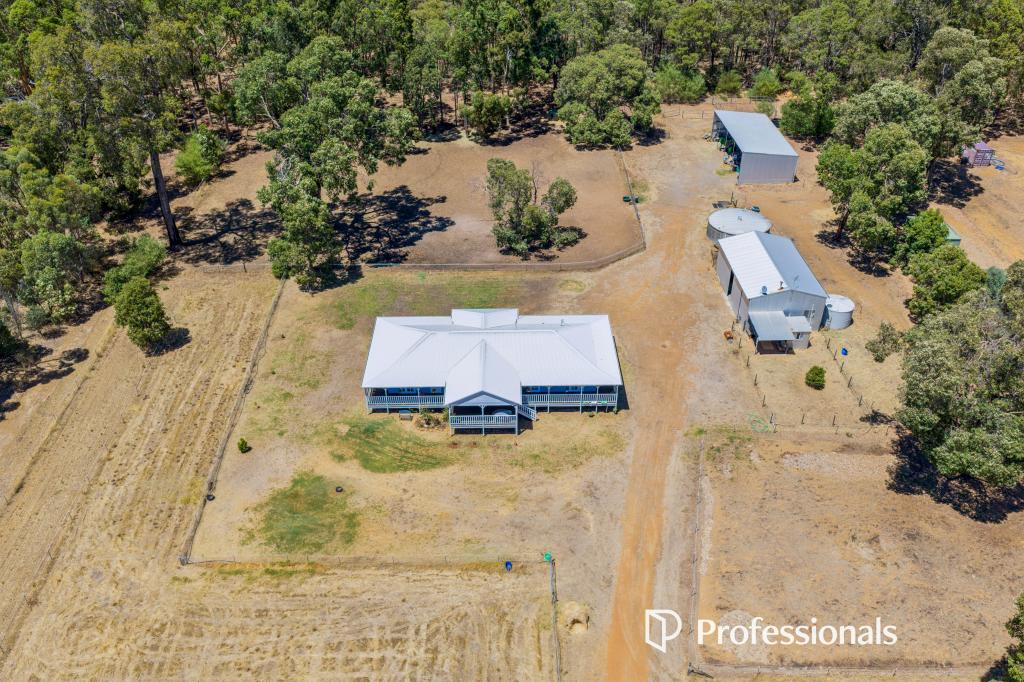 665 Avonholme Cir, Chidlow, WA 6556