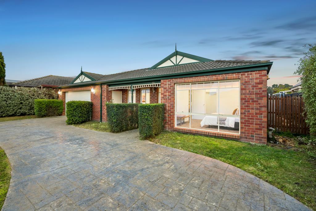 64 Waradgery Dr, Rowville, VIC 3178