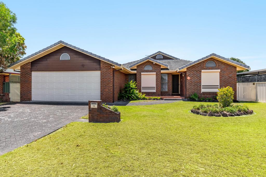 18 Palm Tce, Yamba, NSW 2464