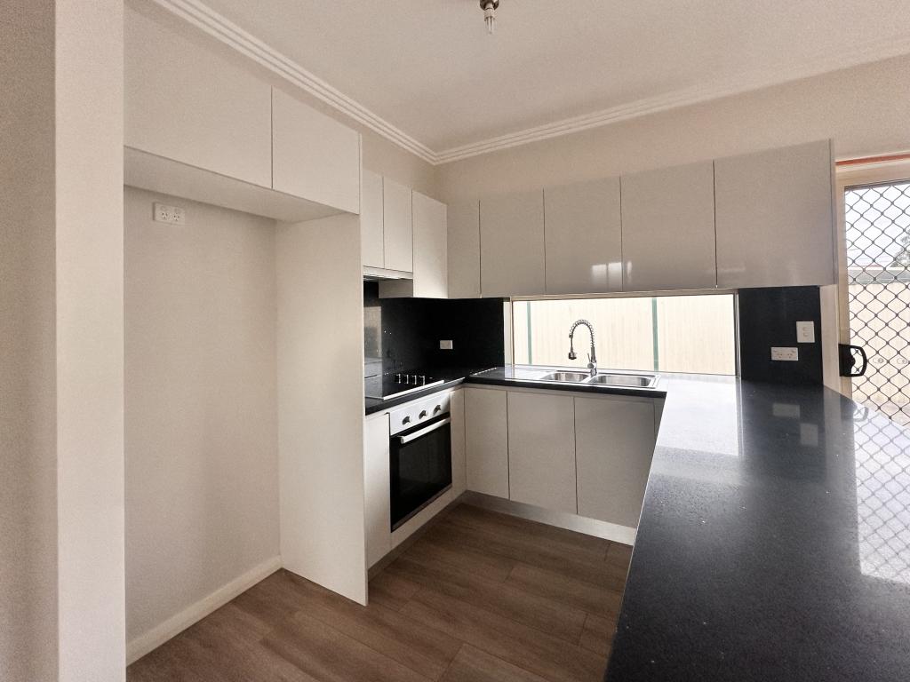 9a Ashgrove St, St Johns Park, NSW 2176