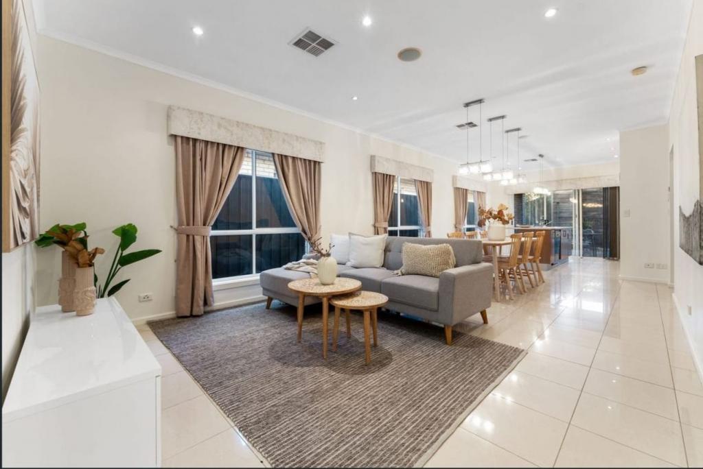 6 St Germain Ave, Andrews Farm, SA 5114