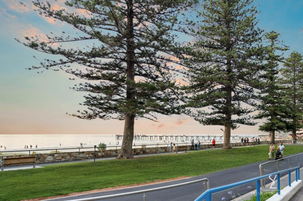 35/9-11 South Esp, Glenelg, SA 5045