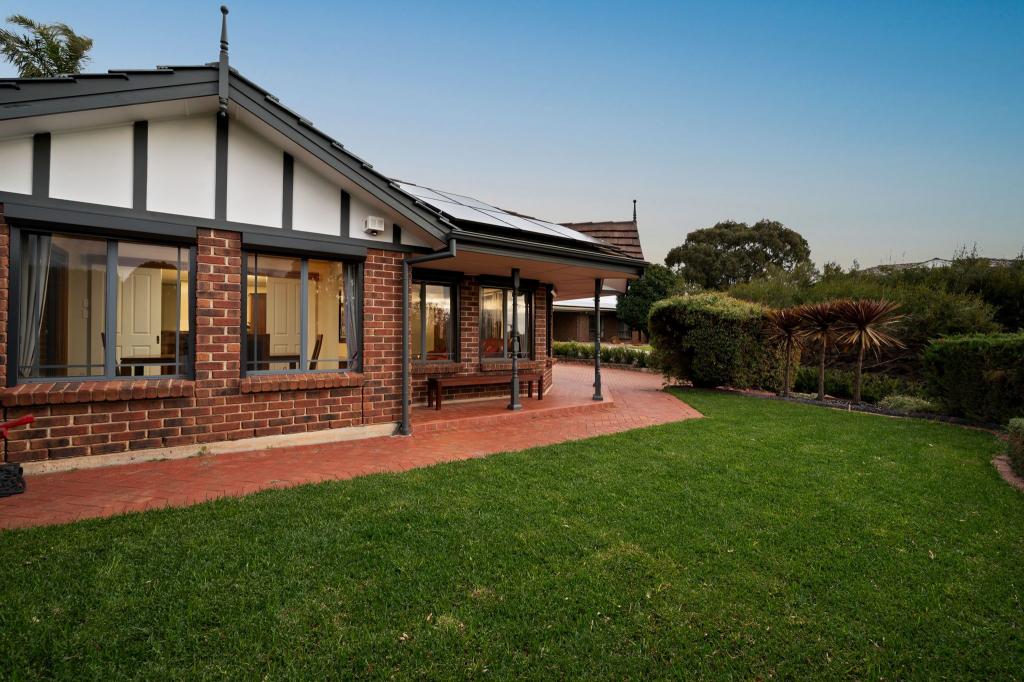 15 Bennett Cl, Aberfoyle Park, SA 5159