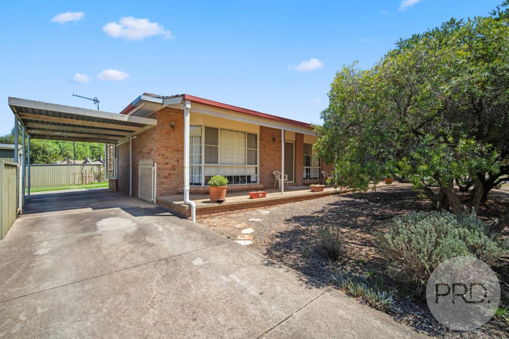 42 Pugsley Ave, Estella, NSW 2650