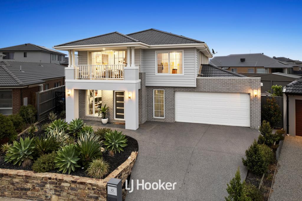 10 SCENERY DR, CLYDE NORTH, VIC 3978