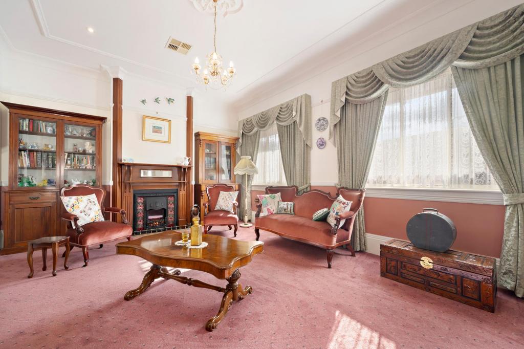 14 Douglas Waterhouse Dr, Dunlop, ACT 2615