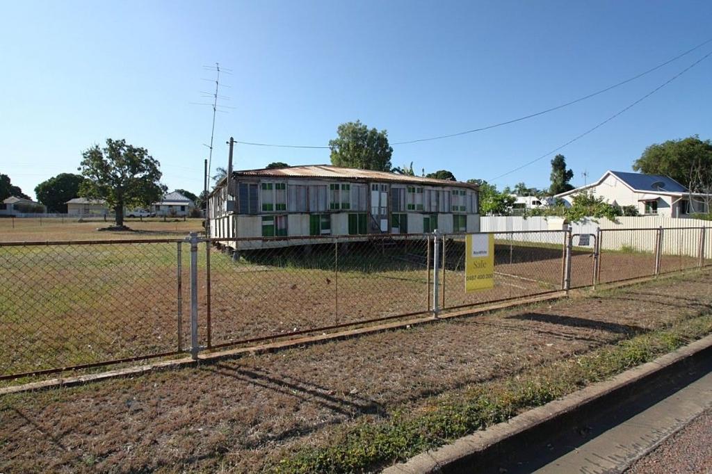 8 Plummer St, Richmond Hill, QLD 4820