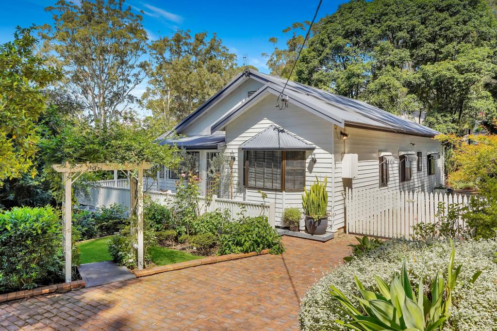 2 Hillcrest Rd, Empire Bay, NSW 2257