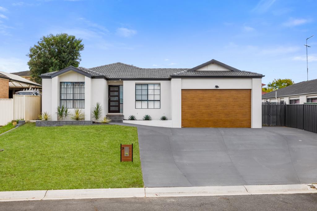 7 Gurgar Pl, Harrington Park, NSW 2567