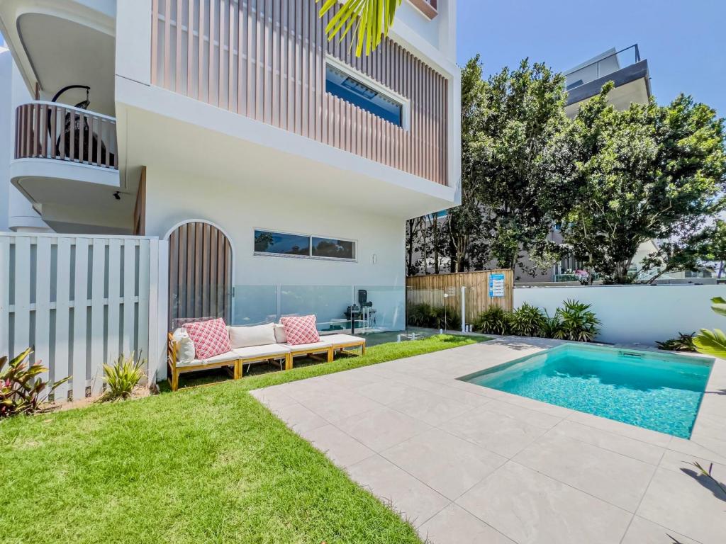 4/31 Madang Cres, Runaway Bay, QLD 4216