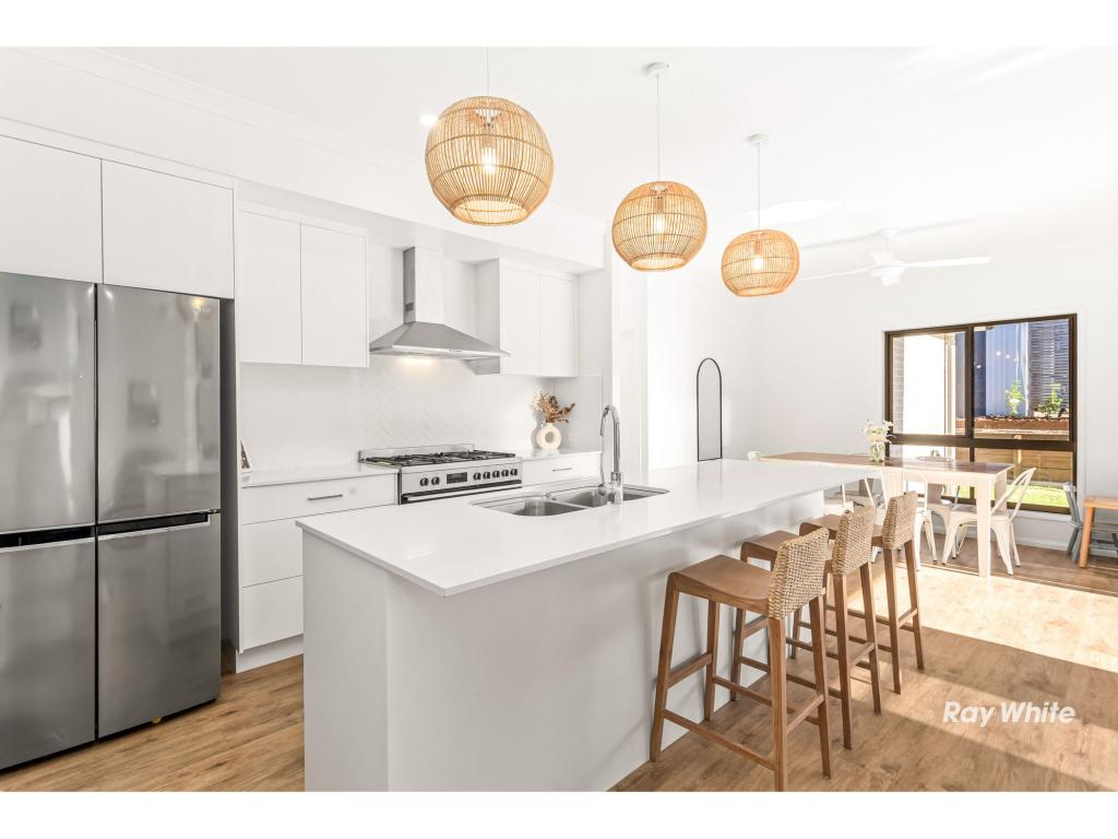 3 Swains Ave, Pacific Heights, QLD 4703