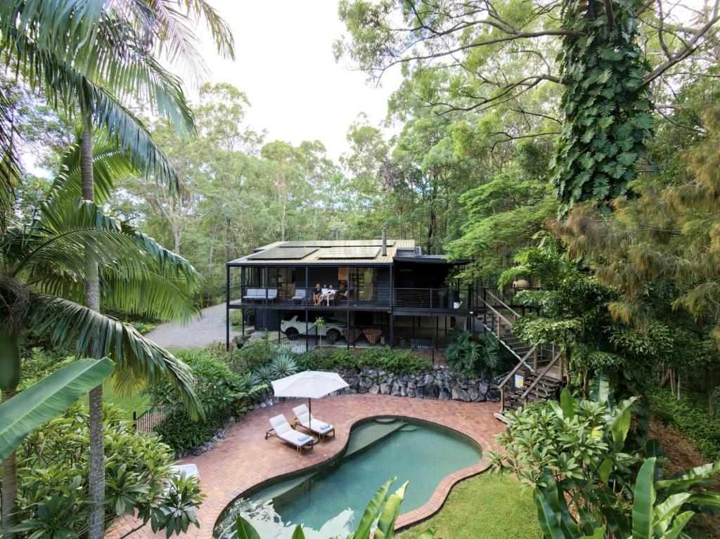 12 Cheshire Gr, Elanora, QLD 4221