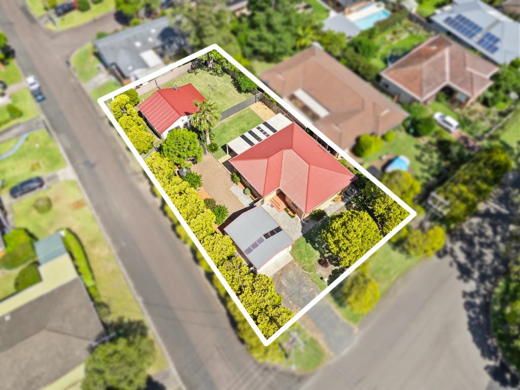 2 Crawford Cres, Wyoming, NSW 2250