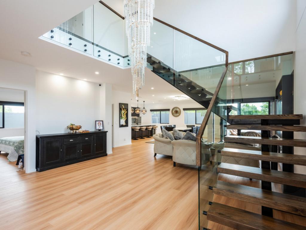 1a Manra Way, Pacific Pines, QLD 4211