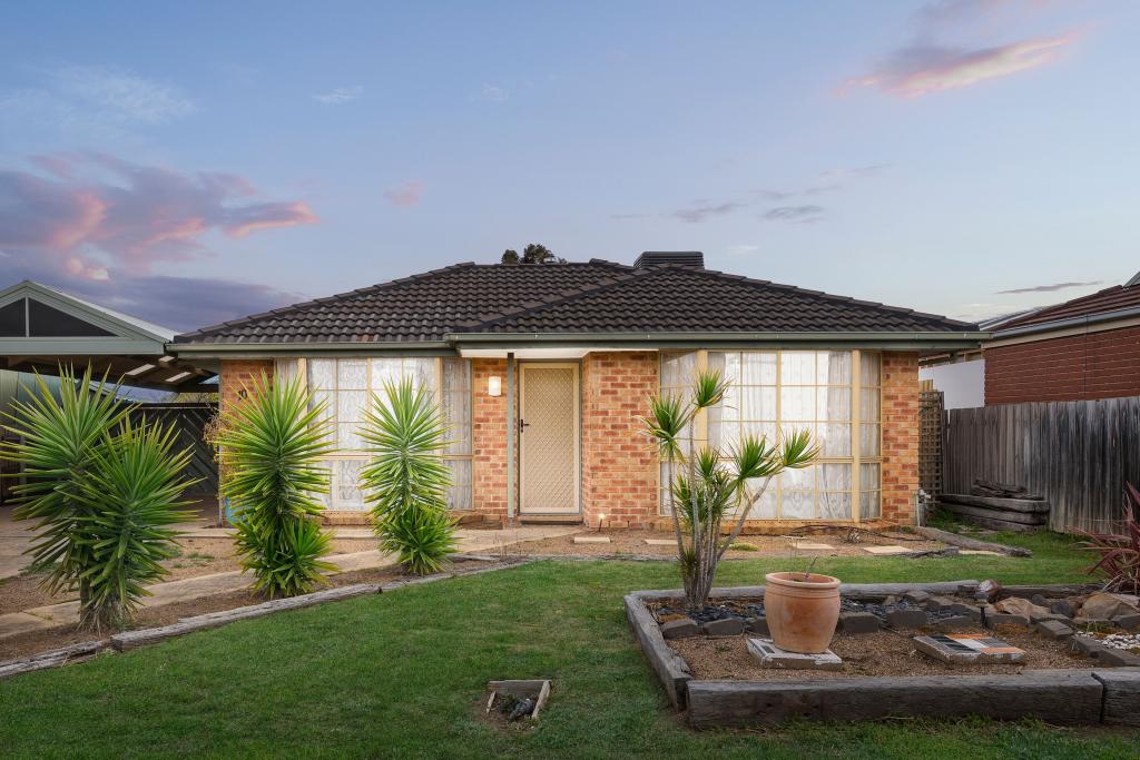 10 Parade Ct, Sunbury, VIC 3429