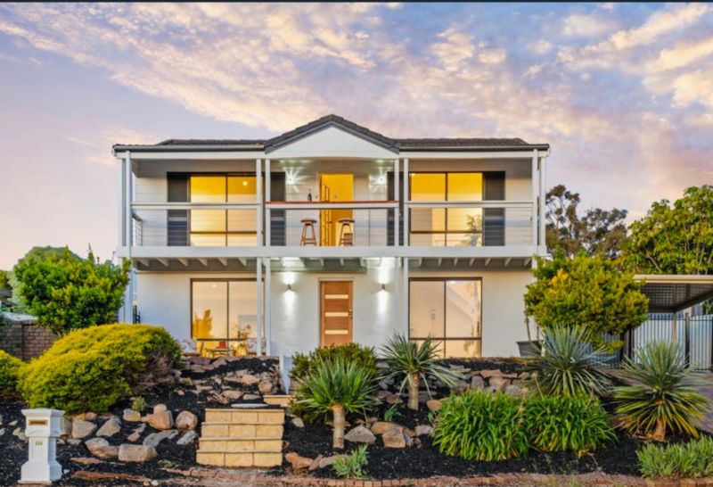 216 The Cove Rd, Hallett Cove, SA 5158