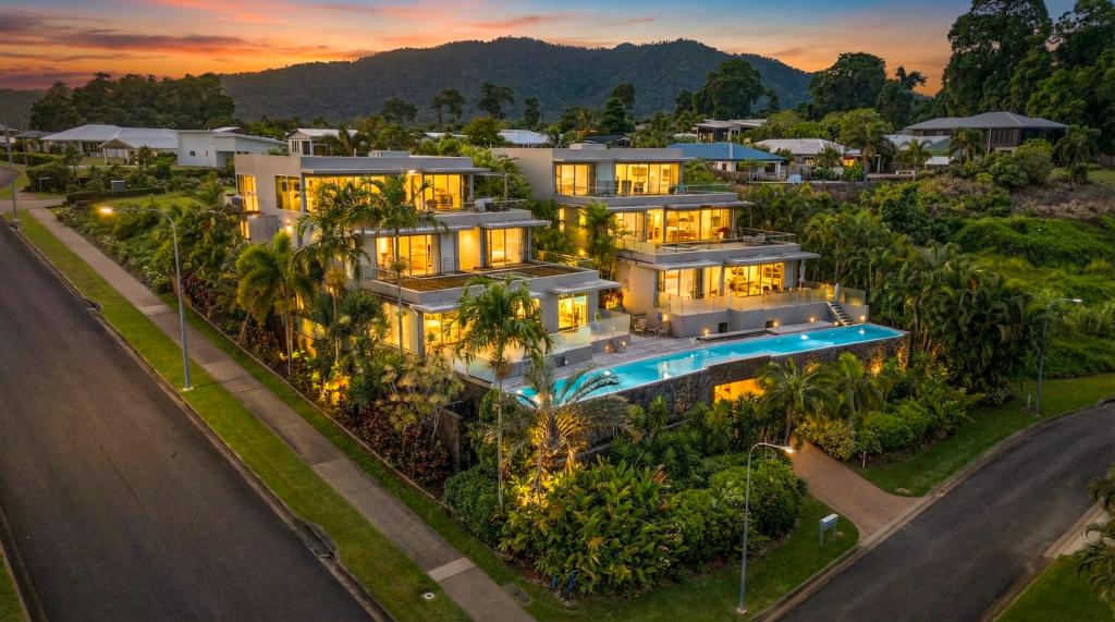 5/2 Coonanglebah Cl, Mission Beach, QLD 4852