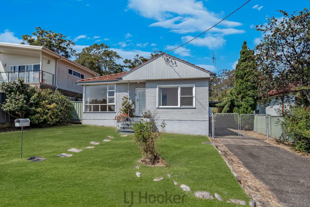 8 Panorama Pde, Warners Bay, NSW 2282