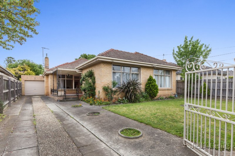 9 BRISTOL ST, BENTLEIGH EAST, VIC 3165