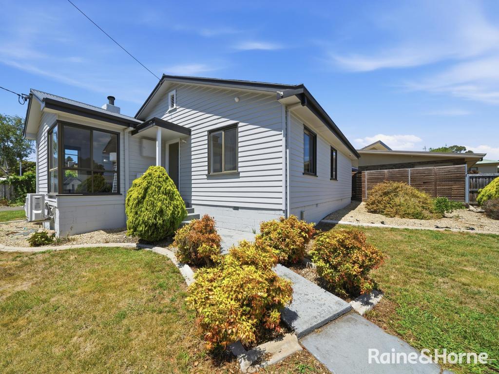 2/5 Erebus St, Warrane, TAS 7018