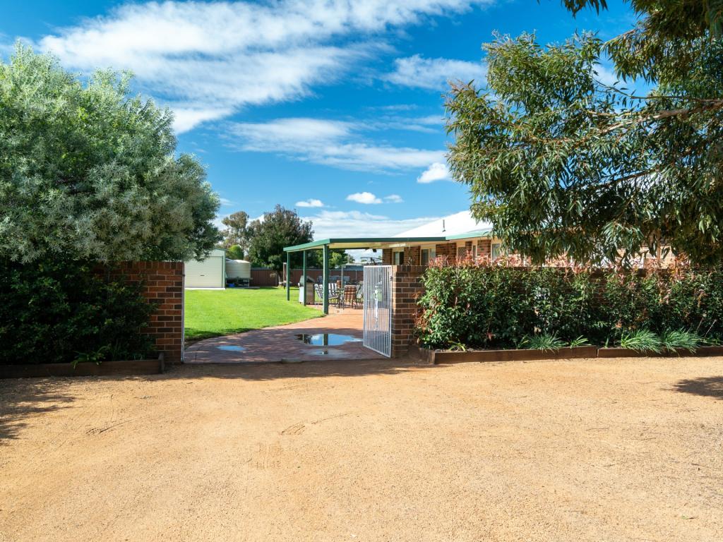 221 Dandaloo St, Narromine, NSW 2821