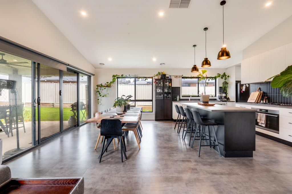 28 Rodeo Dr, Thurgoona, NSW 2640